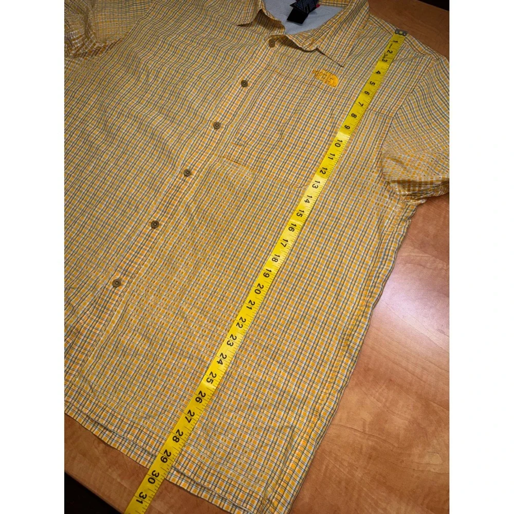 The North Face Mens XL Yellow Plaid Short Sleeve Button Up Hiking Shirt Pocket
